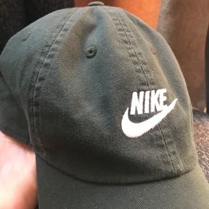 Nike Heritage hat! 🧢